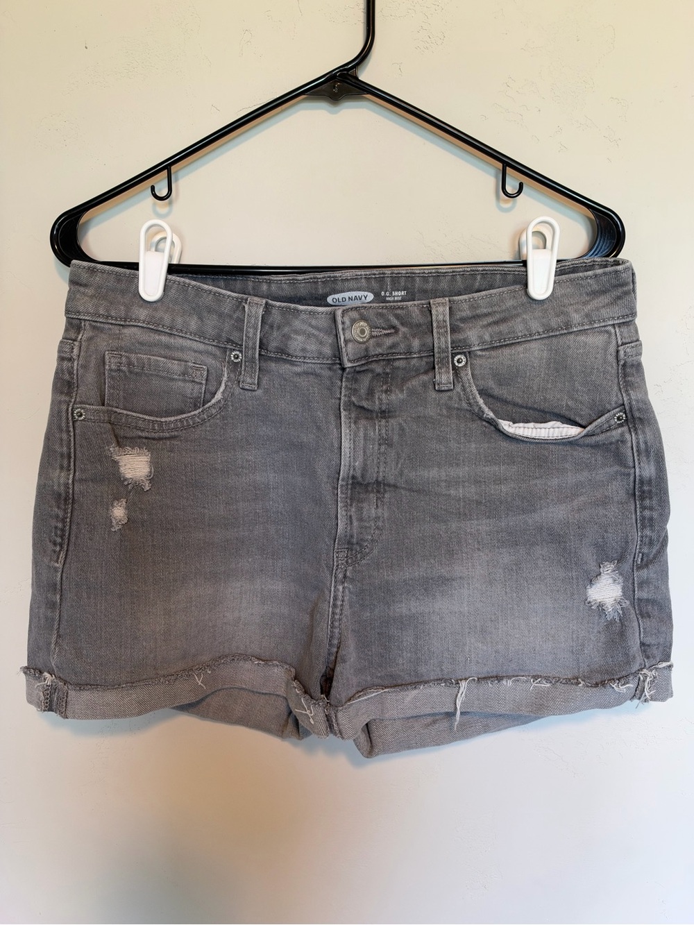 Old Navy Gray Distressed Rolled-Hem Denim Shorts